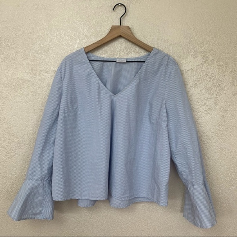 Abound woman’s light blue and white stripe…